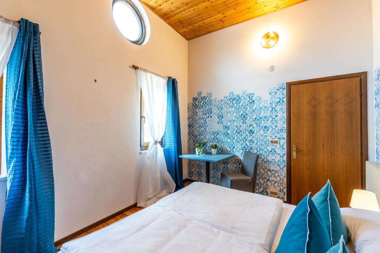 Sleep In Venzone Hotel Екстериор снимка